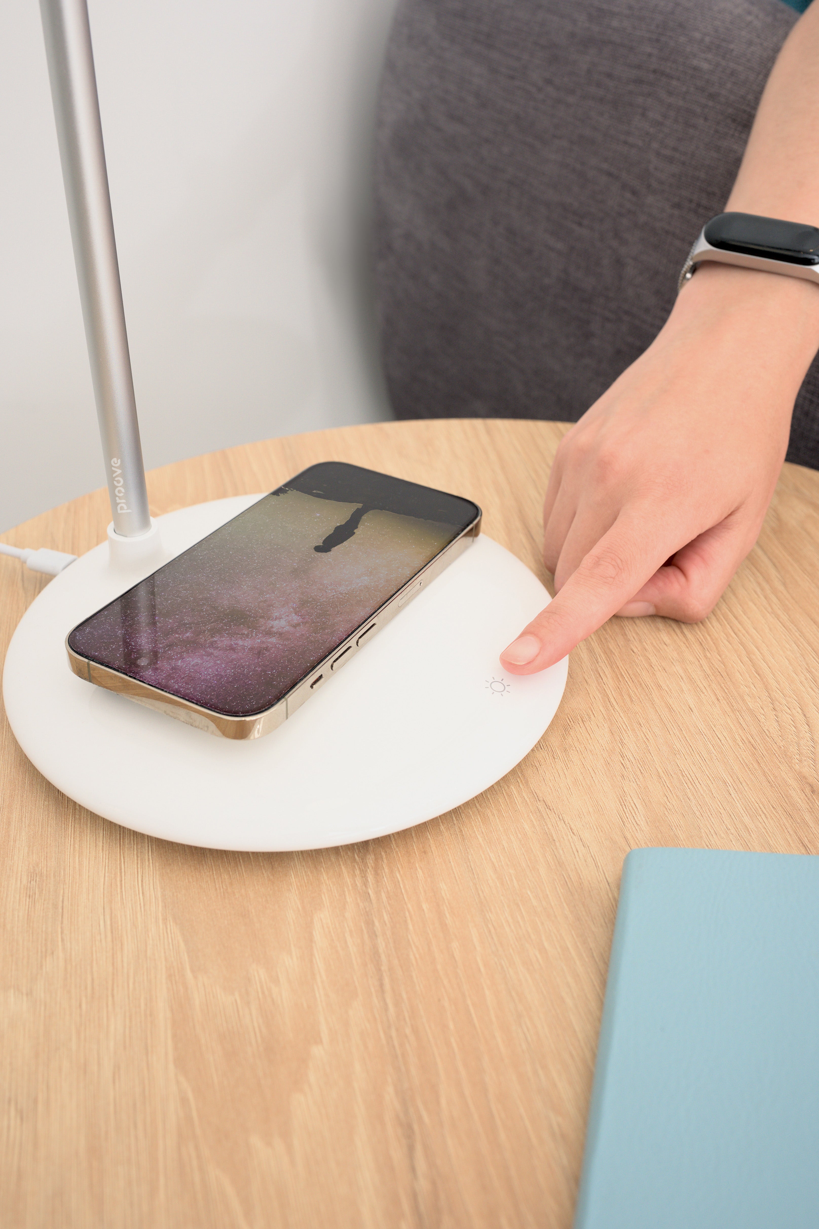 Llambë tavoline Proove Modern, 10W, me karikim wireless, e bardhë