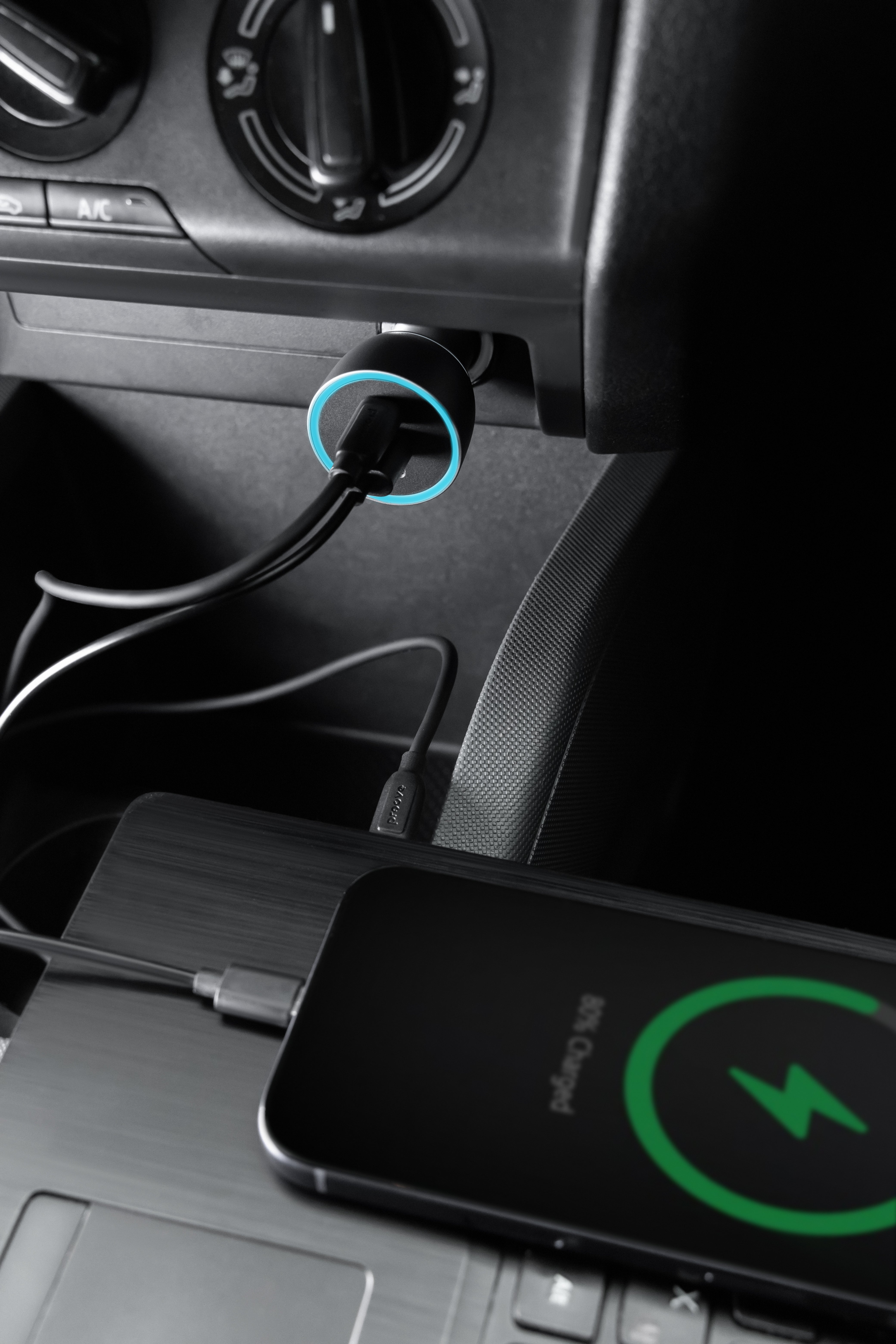 Karikues për makinë Proove Supercharge, 130W, 2×Type-C + USB, metal gri