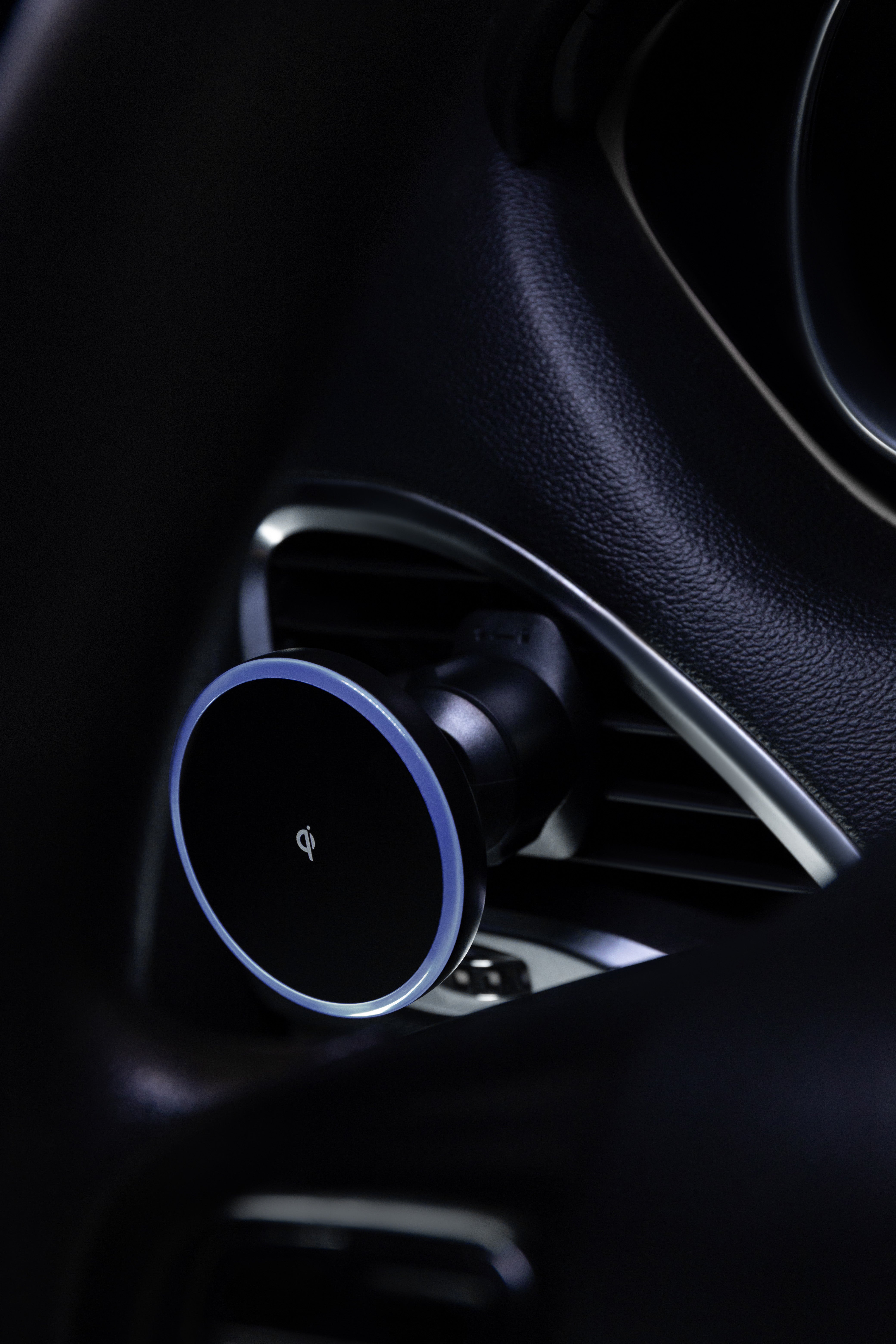 Mbajtëse magnetike për telefon me karikim wireless Proove Uno, 15W, për ventilim makine, e zezë