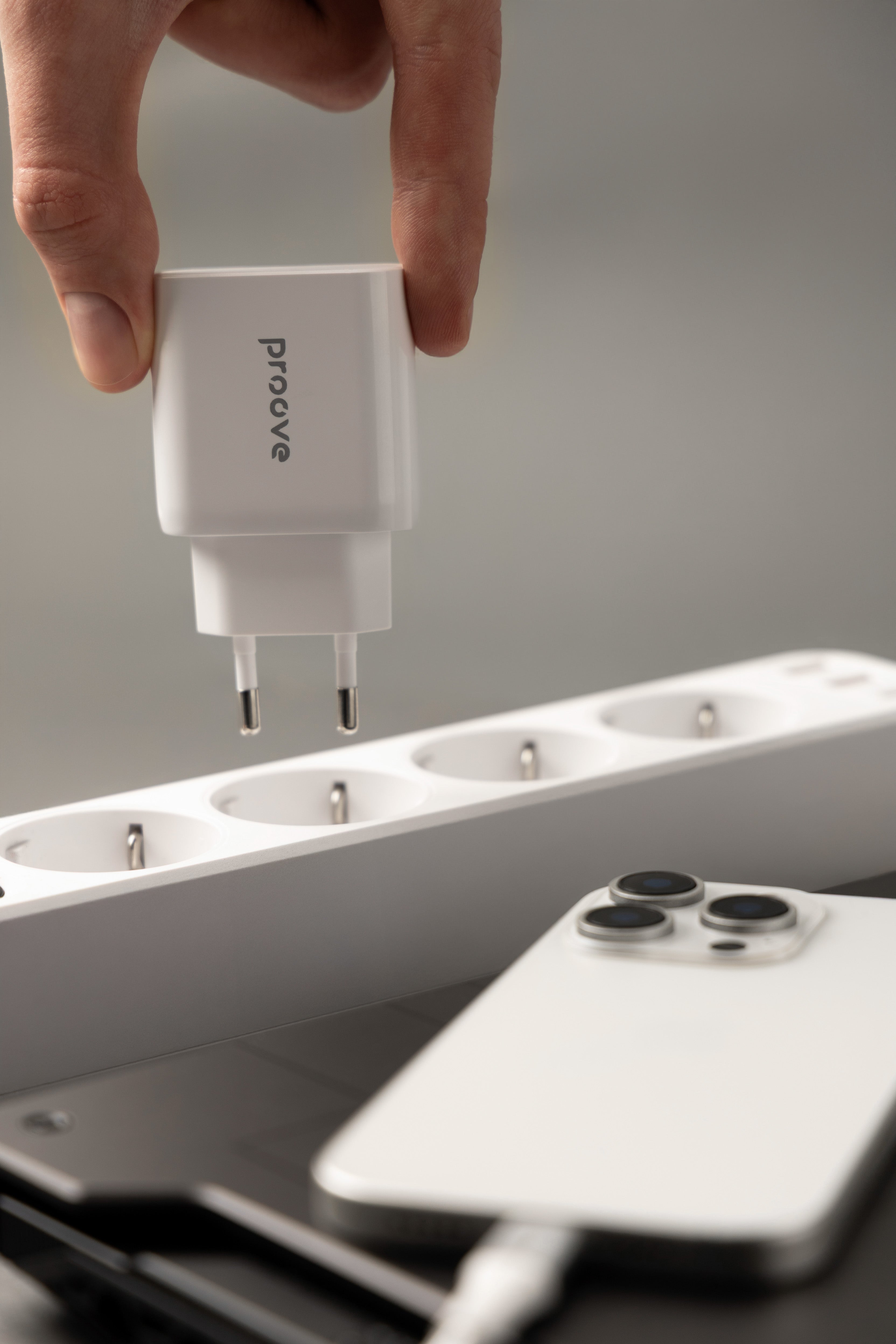 Karikues muri Proove Rapid, 30W, 2×USB + Type-C, i bardhë