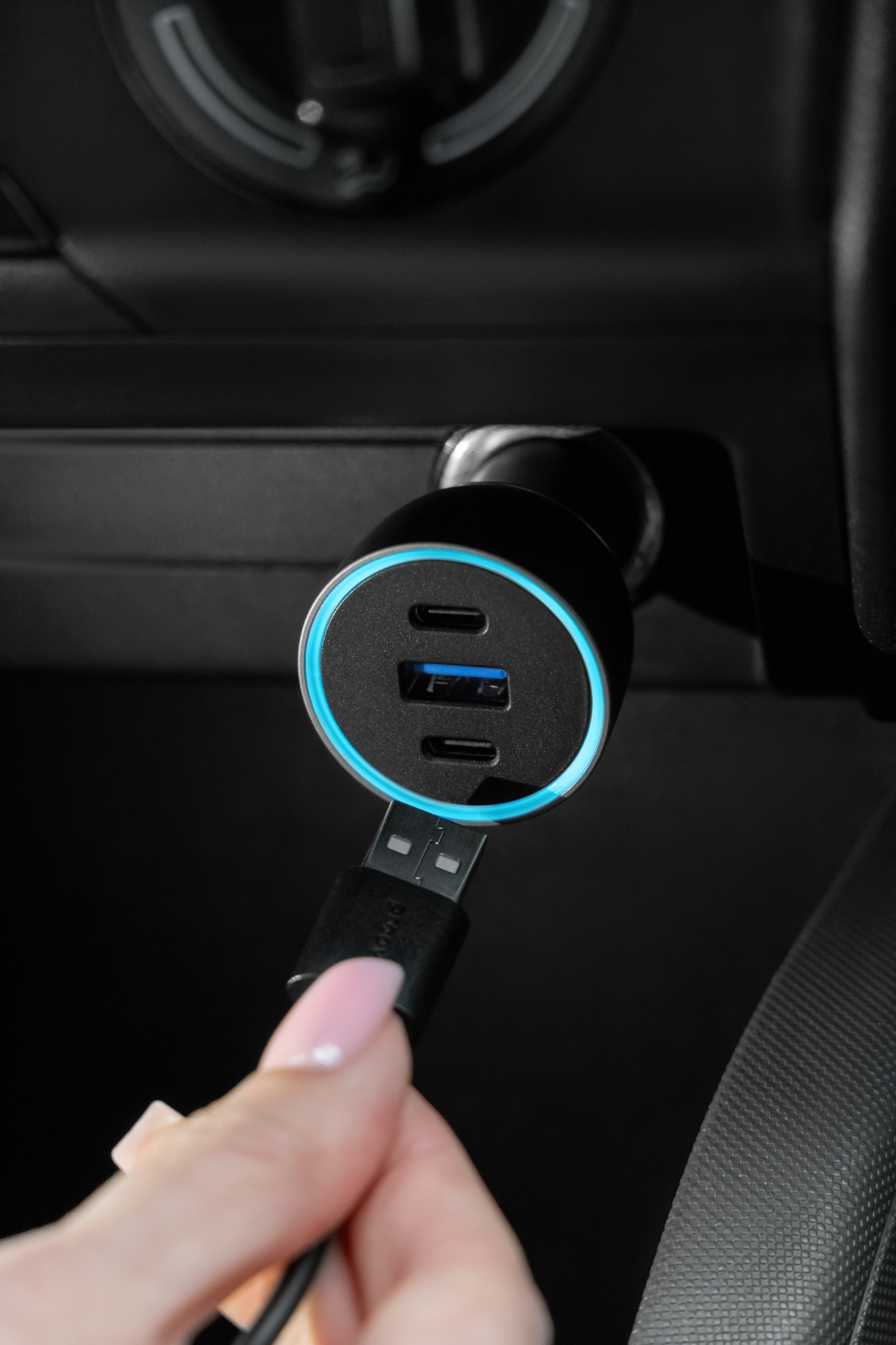 Karikues për makinë Proove Supercharge, 130W, 2×Type-C + USB, metal gri