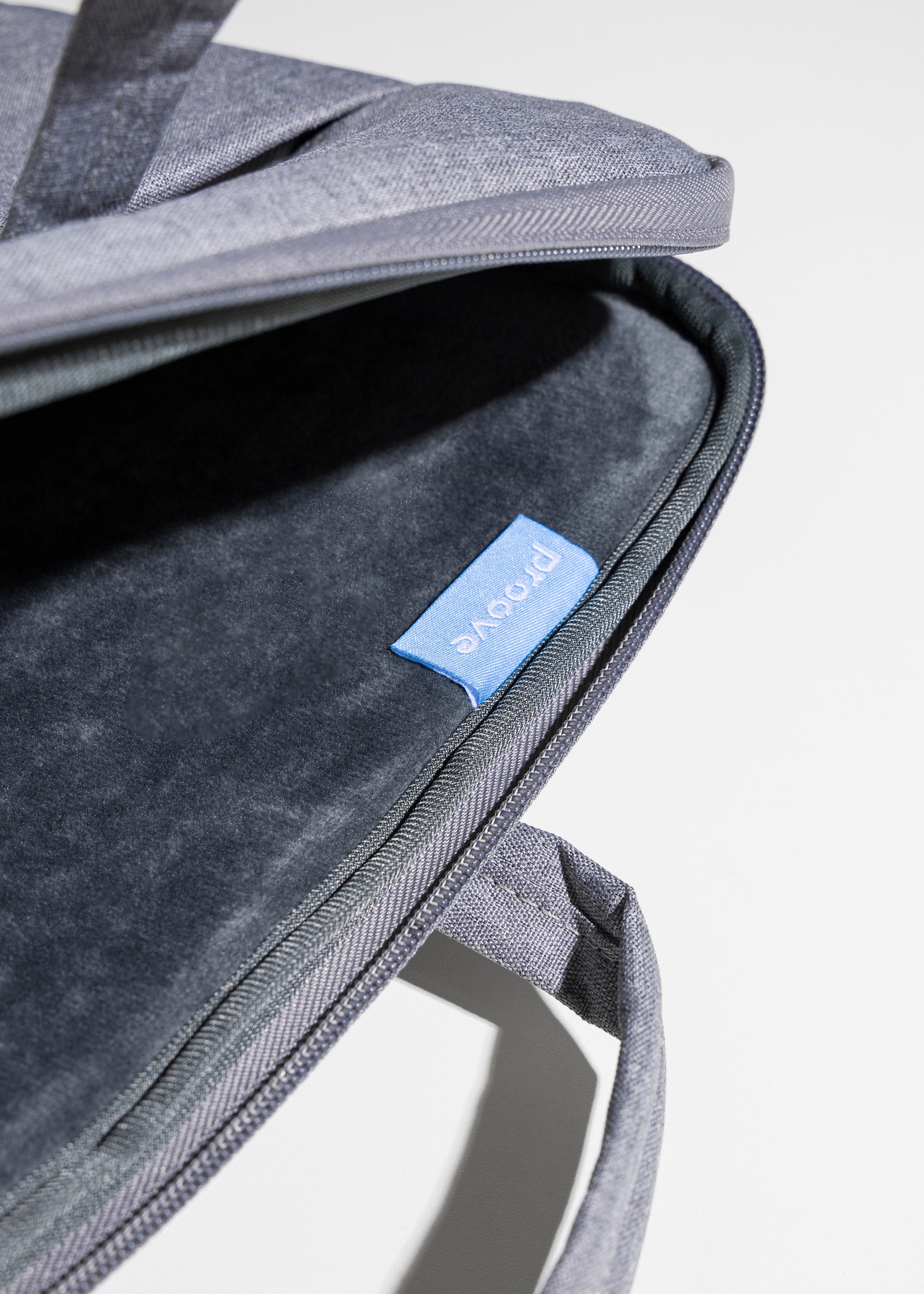 Çantë për laptop Proove Iris 14″, Oxford 300D, e zezë