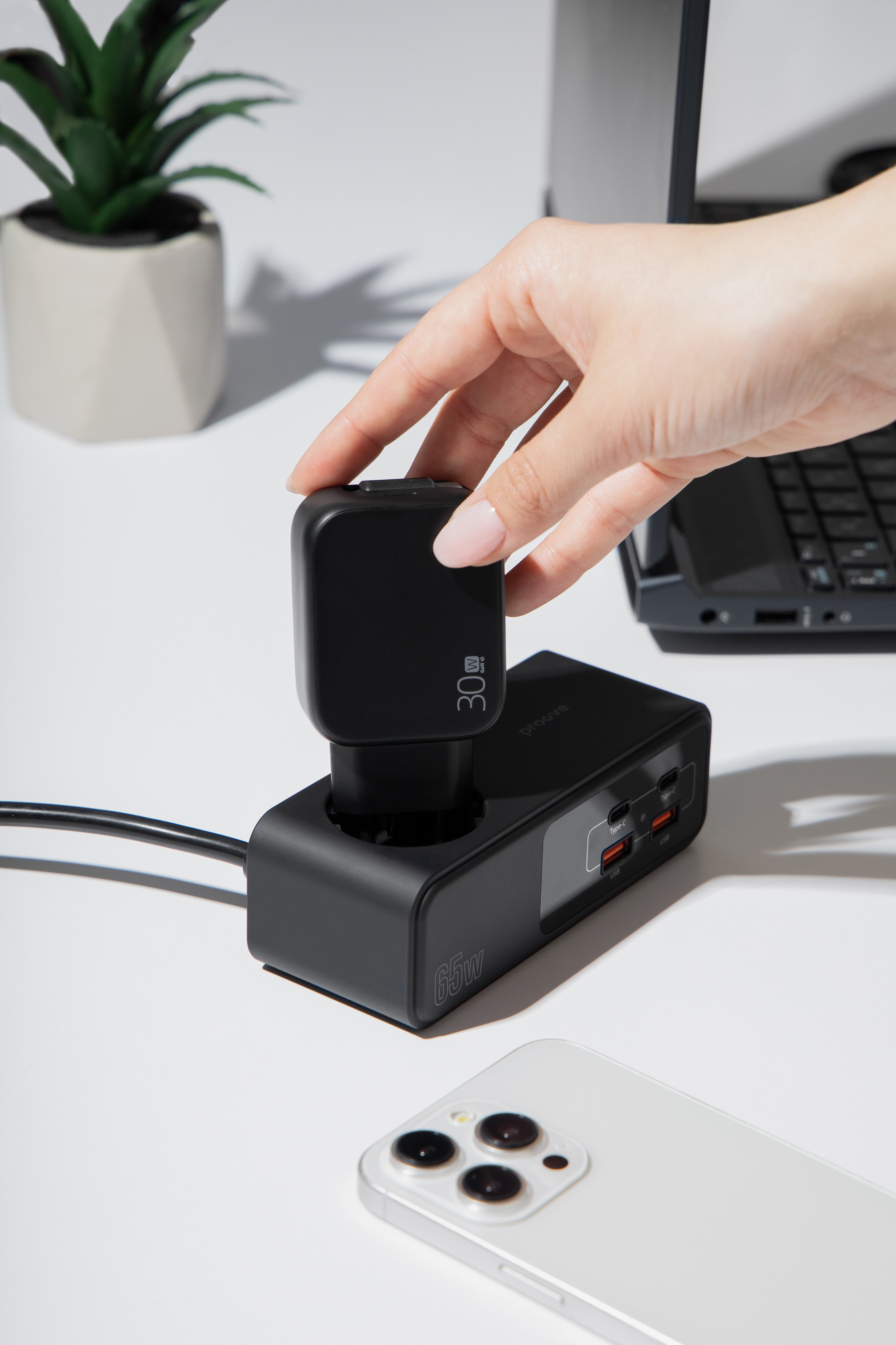 Karikues muri Proove Fixtape me kabllo të integruar Type-C, 30W, i zi