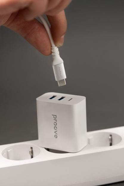 Karikues muri Proove Rapid, 30W, 2×USB + Type-C, i bardhë