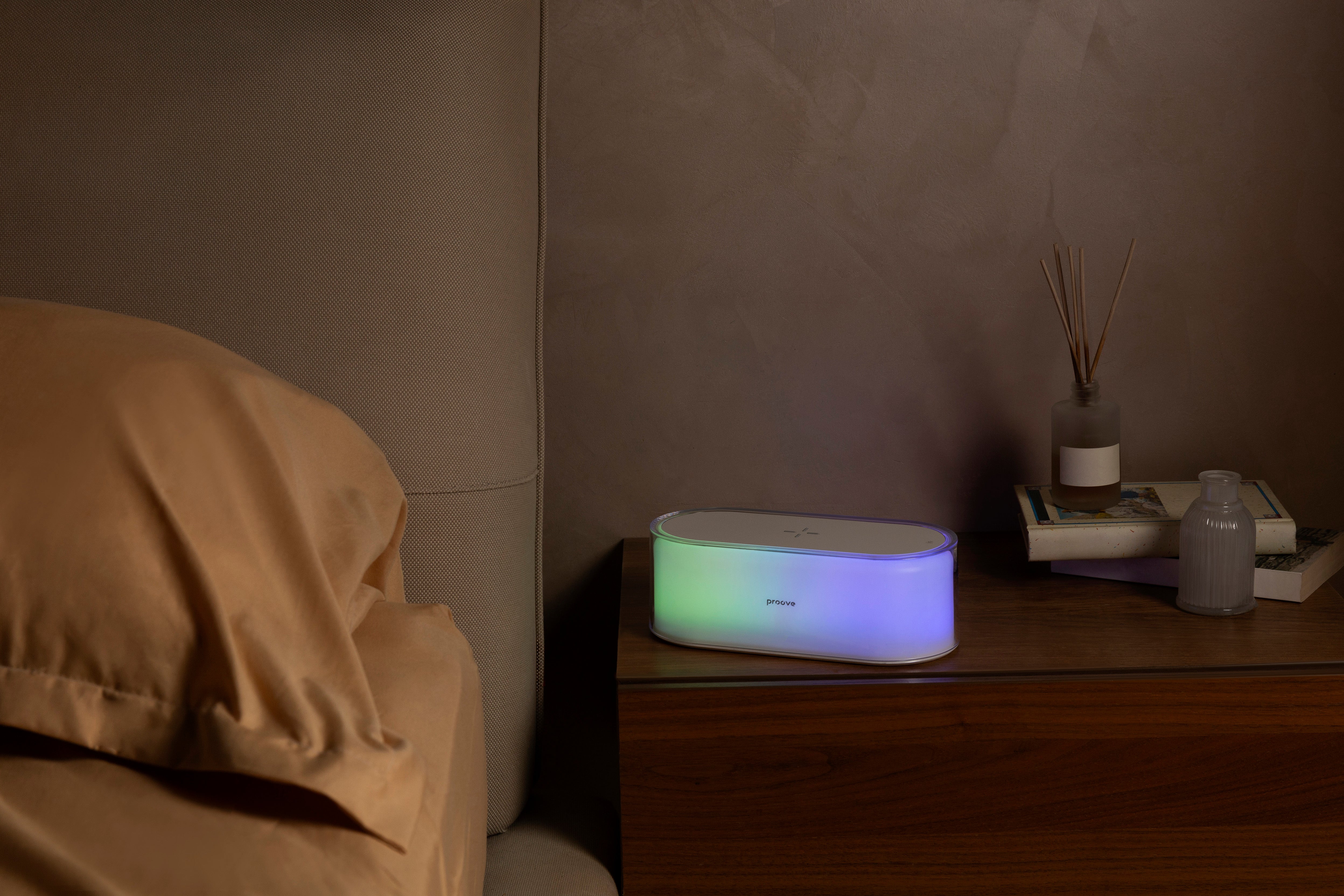 Llampë nate dhe karikues wireless Proove Multicolor Glow – 15W me ndriçim LED RGB dhe kontroll me prekje