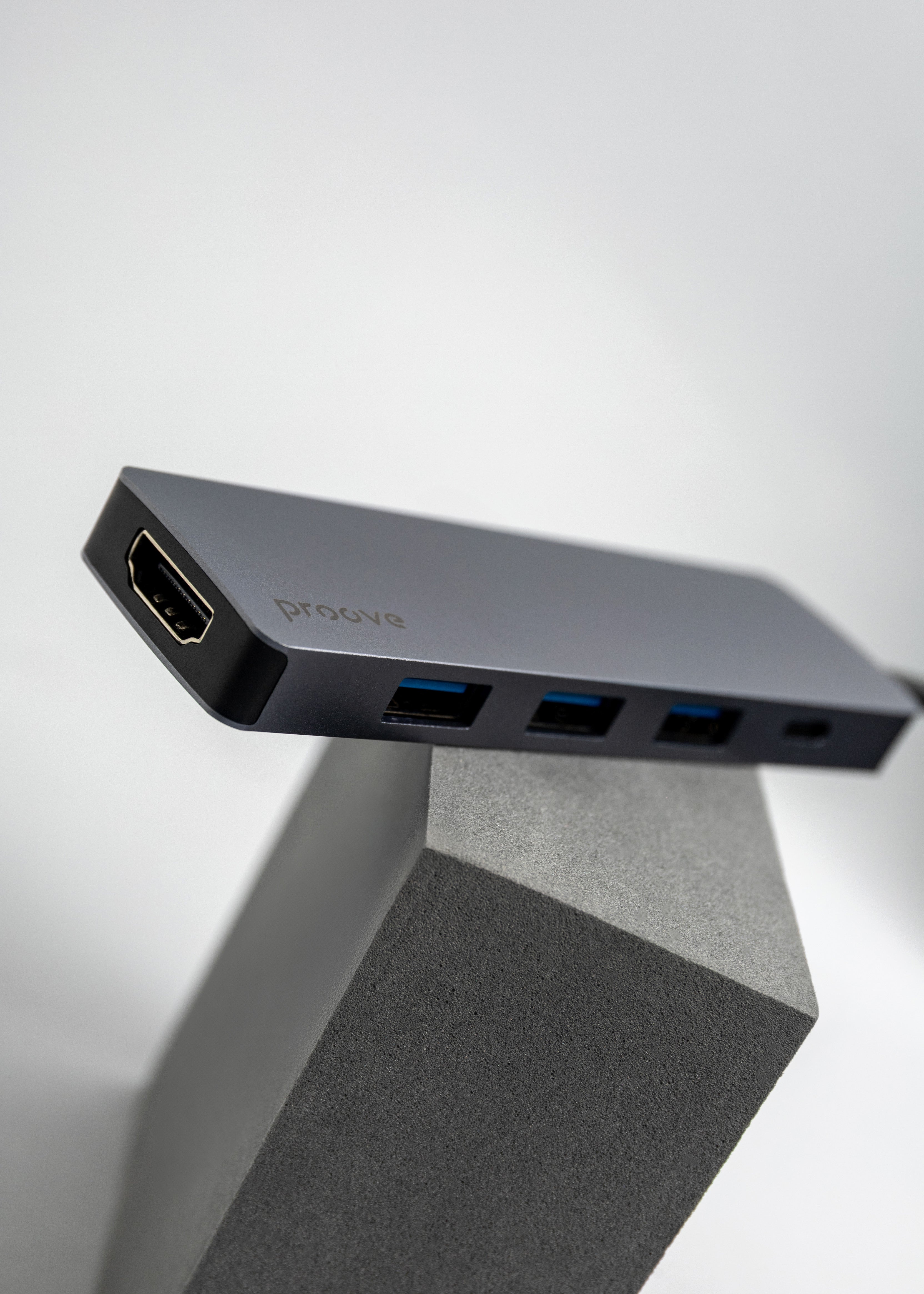 Adapter Hub Type-C Proove Iron Link 5 në 1 (3×USB3.0 + Type-C + HDMI), silver