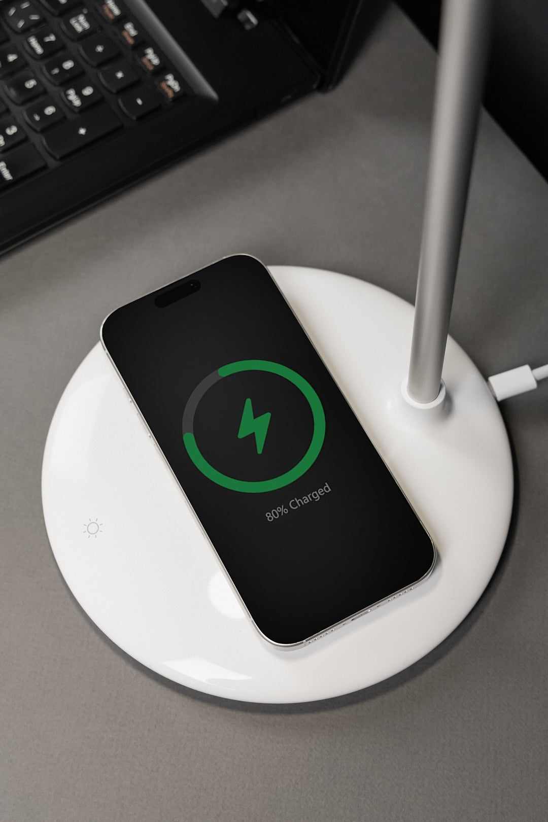 Llambë tavoline Proove Modern, 10W, me karikim wireless, e bardhë