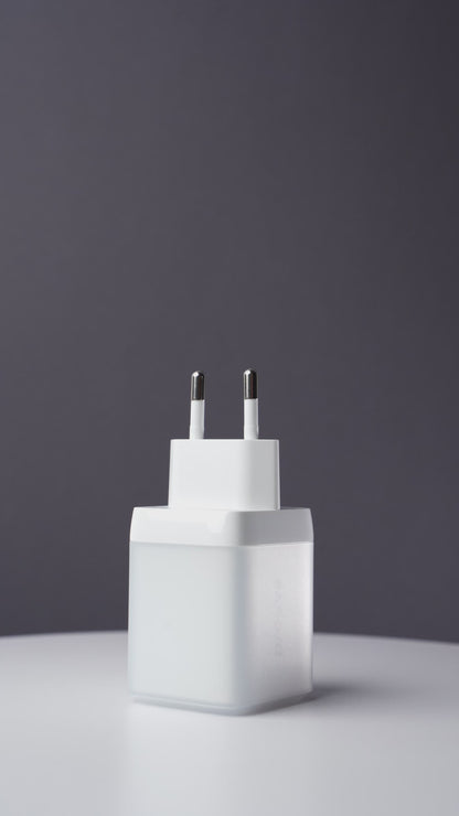 Karikues muri Proove Pure GaN Max, 67W, 2×Type-C, e bardhë